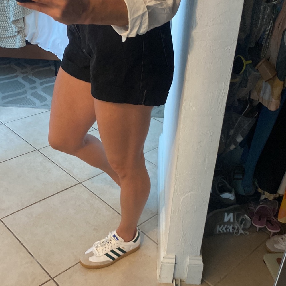 Size 4 - Picture 2 of 5